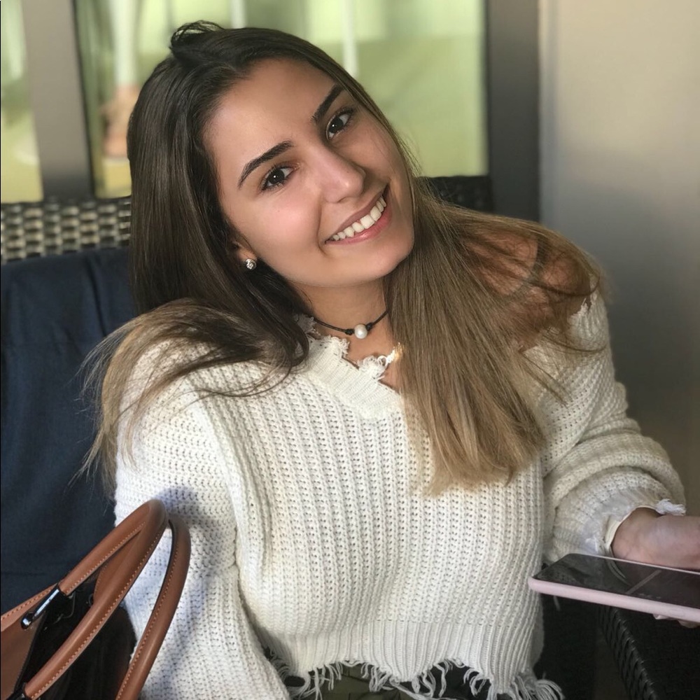 Meet your Posher, Daniela